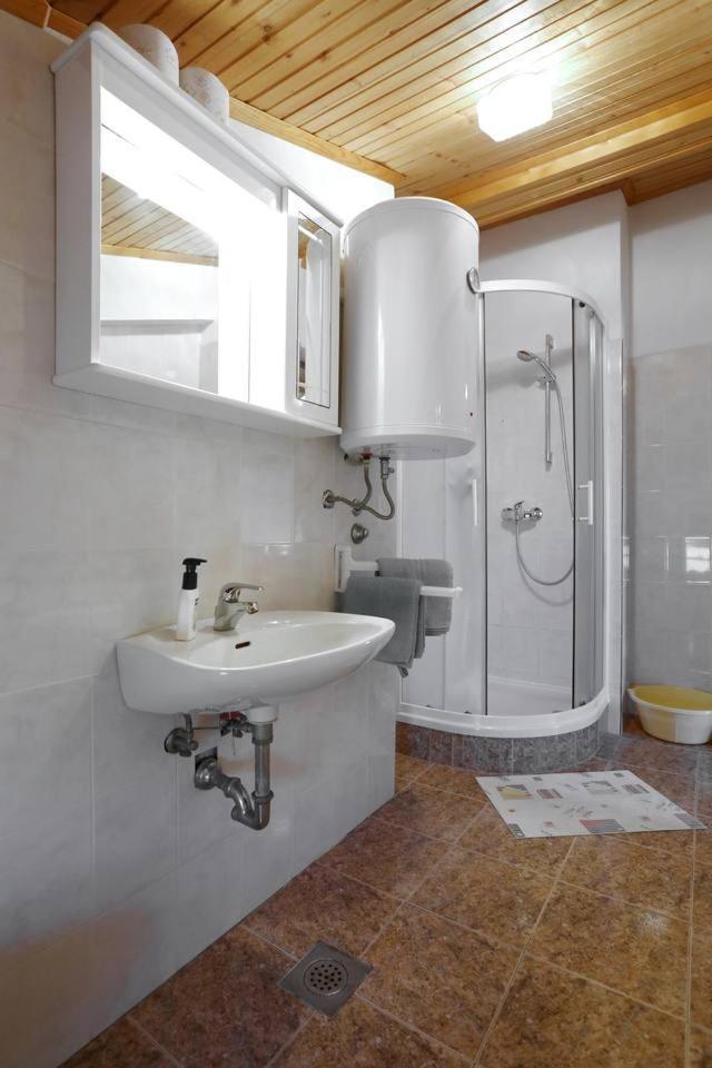 Little Heaven On Earth - Apartmani Martina Vlasici Exterior photo